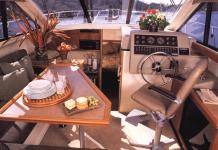 photo of  33' BAYLINER 3388